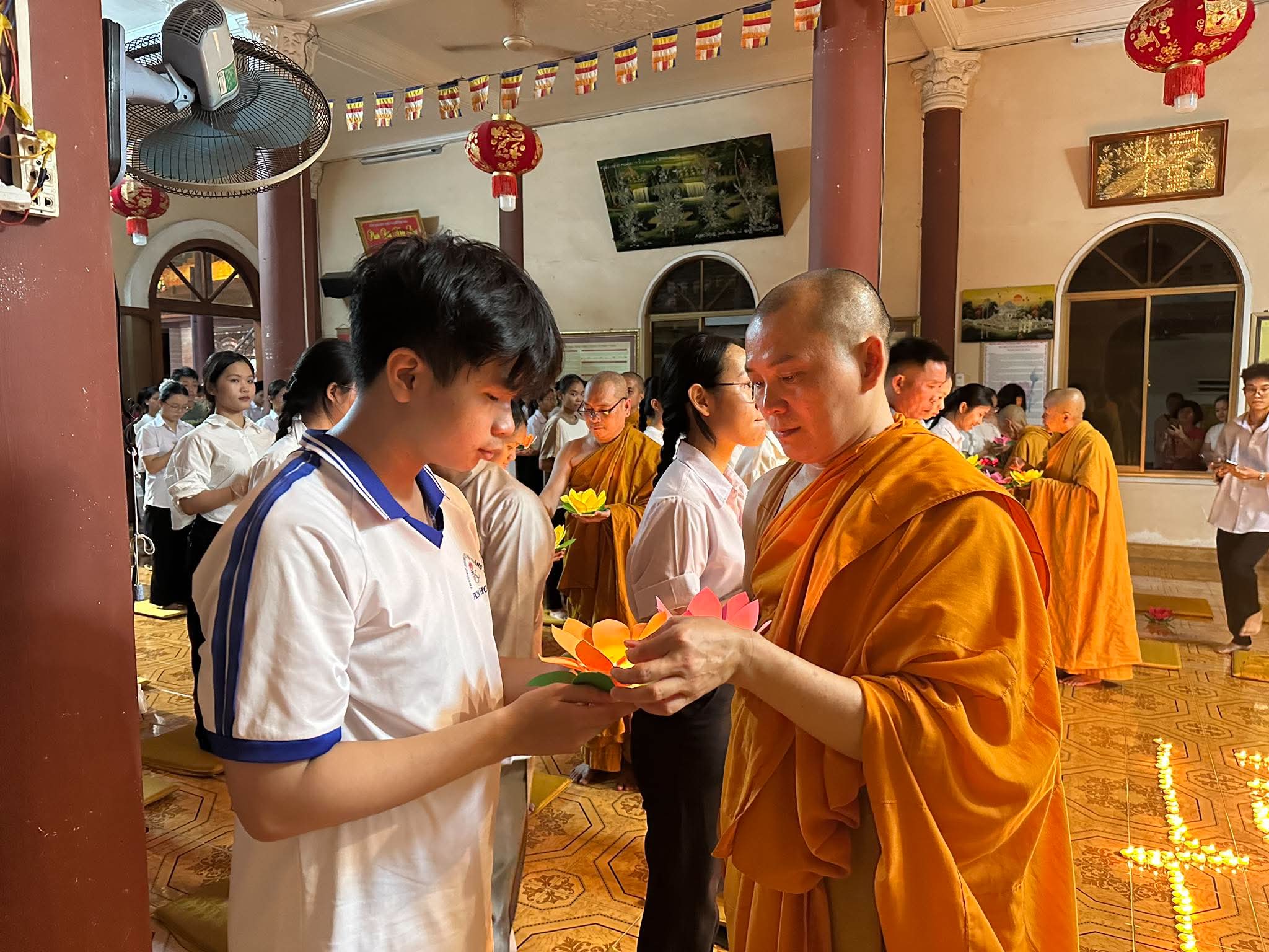 An Nhơn Tịnh xá Ngọc Duyên tổ chức Đêm hoa đăng cầu nguyện mùa thi THPT Quốc gia 2026